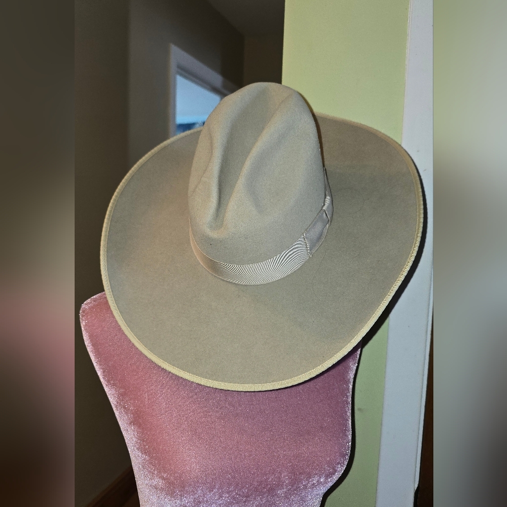 Elegant Tan Women's Hat RENAGADE